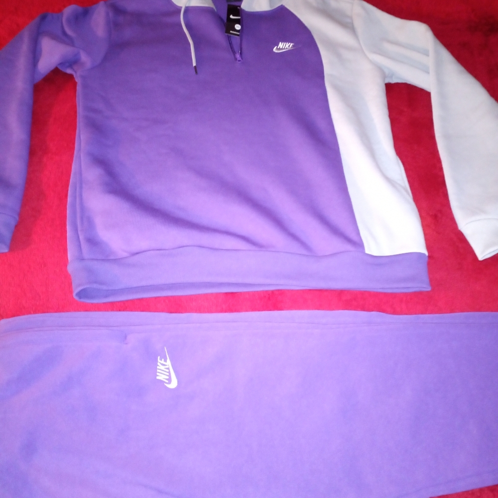 Nike sweatsuit